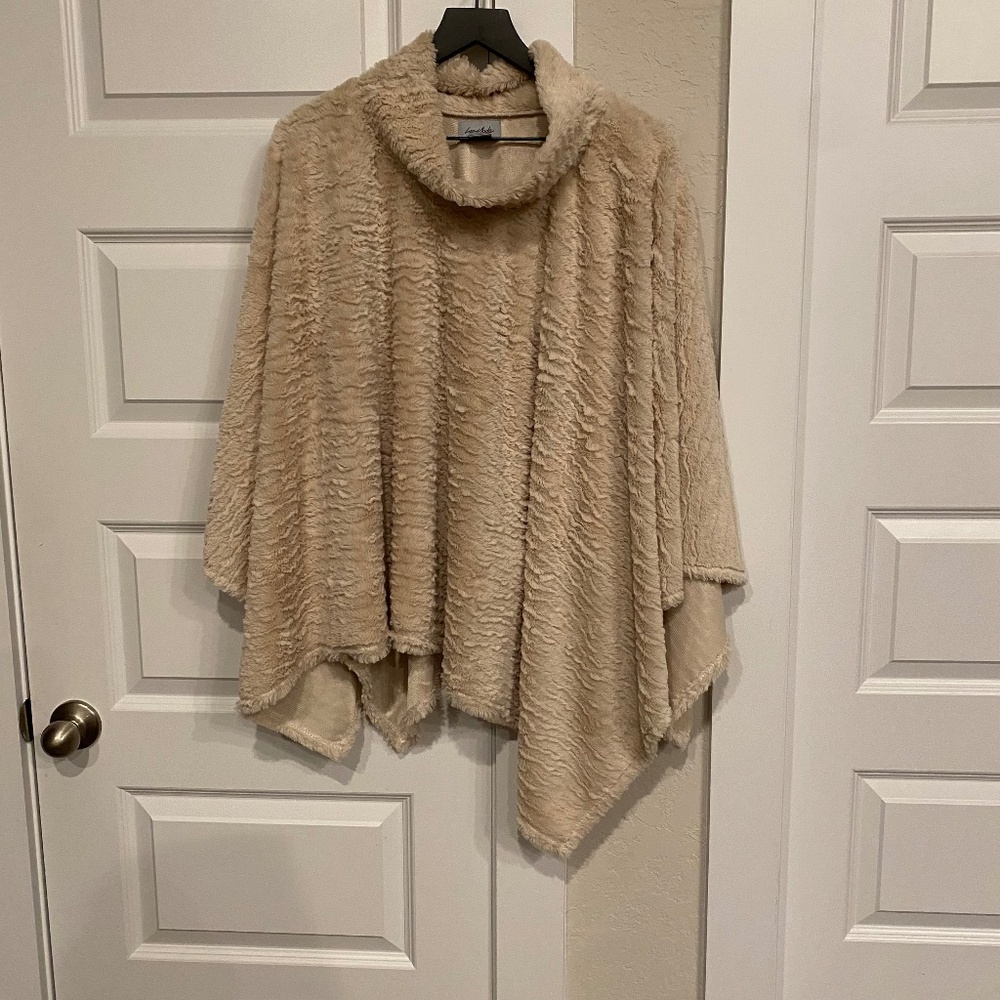 Le Moda Ivory Faux Fur Pullover Poncho